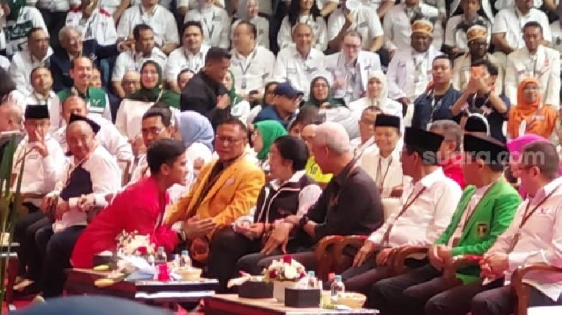 Sikap Dua Putra Jokowi Saat Bertemu Megawati di KPU, Dua Sikap Berbeda