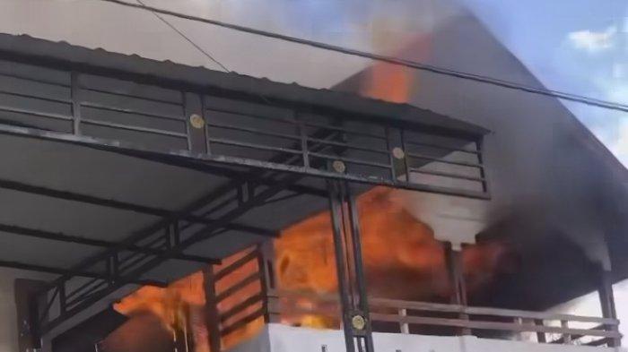 Kebakaran Disiang Bolong Kantor Reje Hangus Jadi Arang