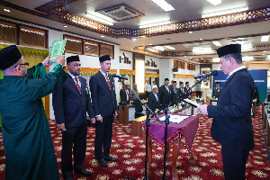 Pj Gubernur Achmad Marzuki Lantik 2 Direksi Bank Aceh