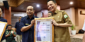 Kinerja APBA 2023 Positif, Pj Gubernur Terima Penghargaan dari Kanwil DJPb Aceh