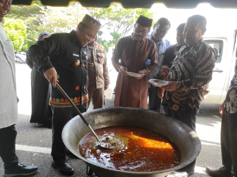 Gelar Khanduri Maulid, Pemkab Aceh Jaya Sediakan 37 Kuali Gulee Rayeuk