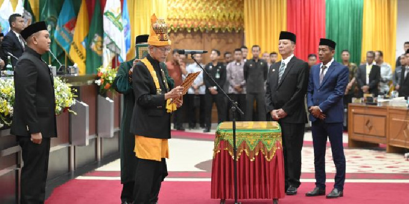 Penjabat Gubernur Saksikan Pengukuhan Wali Nanggroe Aceh