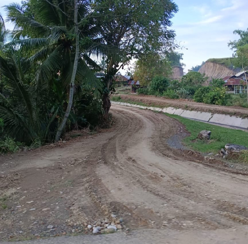 Material Base Course Tak Bagus, Pekerjaan Pengerasan Jalan Gampong Uroek Anoe Buruk