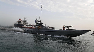 Ketegangan di Laut Arab Meningkat: Iran Menangkap Kapal Tanker Minyak AS di Dekat Selat Hormuz