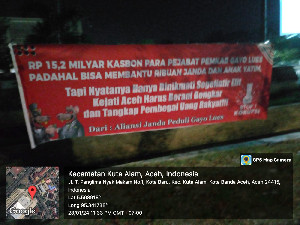 Spanduk Selamat Datang Pejabat Gayo Lues ke Kejati Aceh dan Bongkar Kasbon Rp 15,2 M Beredar di Banda Aceh