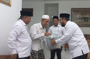 Kanwil Kemenag Aceh Silaturrahim ke Kediaman Sesepuh