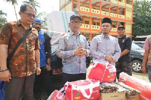 Pemerintah Aceh Salurkan Bantuan Masa Panik bagi Korban Kebakaran Dayah Babul Maghfirah