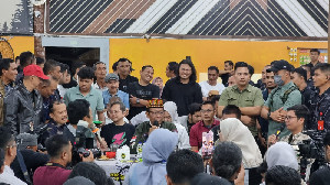 Cawapres Mahfud MD Sapa Masyarakat Aceh Dalam Diskusi Tabrak Prof