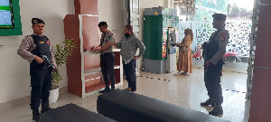 Jamin Keamanan Aktivitas Pelayanan Bank, Polres Aceh Utara Kerahkan Personel Bersenjata