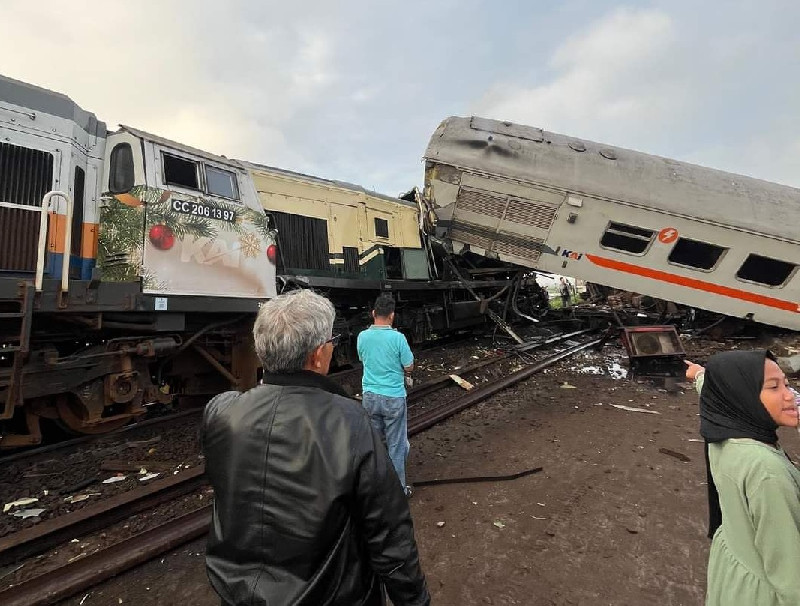 Dua Kereta Api Adu Laga di Bandung, KNKT Bentuk Tim Investigasi Kecelakaan