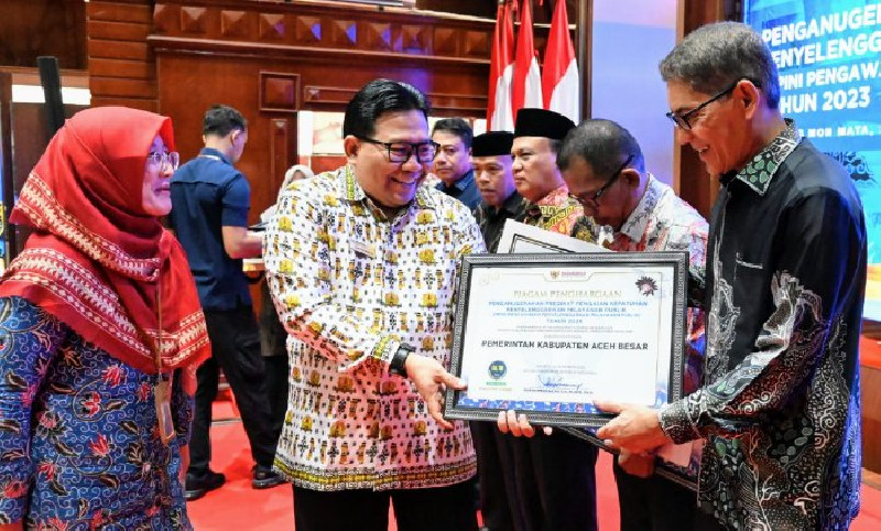 Perdana, Aceh Besar Raih Penghargaan Pelayanan Publik dari Ombudsman RI