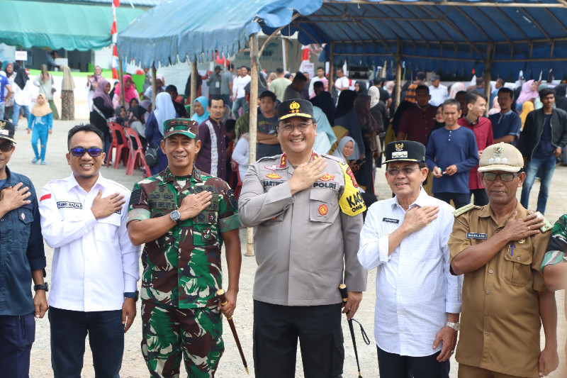 Kapolda Aceh bersama Pangdam IM Tinjau Situasi di TPS