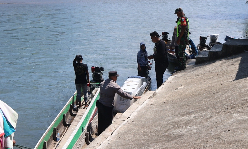 Kisah TNI-Polri di Aceh Lewati Sungai Kawal Logistik Pemilu, Sempat Trouble dan Ganti Perahu