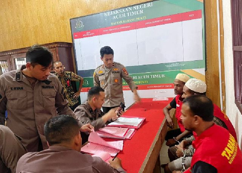 Polres Aceh Timur Limpahkan Tiga Tersangka Kasus Perdagangan Orang Rohingya ke Kejari
