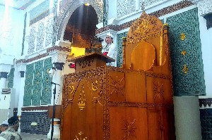 Isra’ Mi’raj 1445 H di Masjid Raya Baiturrahman, Ustaz Faizal Adriansyah Sampaikan Nilai Ibadah Shalat dalam Kehidupan