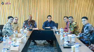 Terima FIFA Chief Member Associations Officer, Erick Thohir Paparkan Transformasi Sepak bola Indonesia