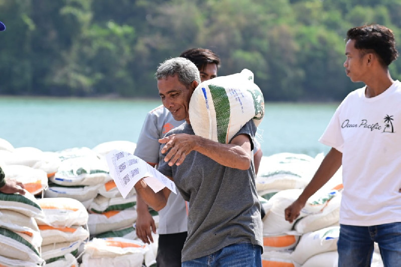 Serahkan Tiga Jenis Bantuan, Kehadiran Pemerintah Dirasakan Warga Pulo Aceh