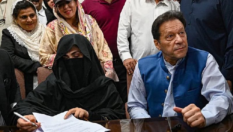 Imran Khan dan Istri Dipenjara Karena Korupsi