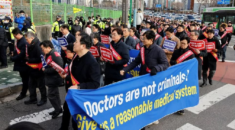 Korea Selatan Bakal Ambil Tindakan Hukum terhadap Ribuan Dokter Junior yang Mogok