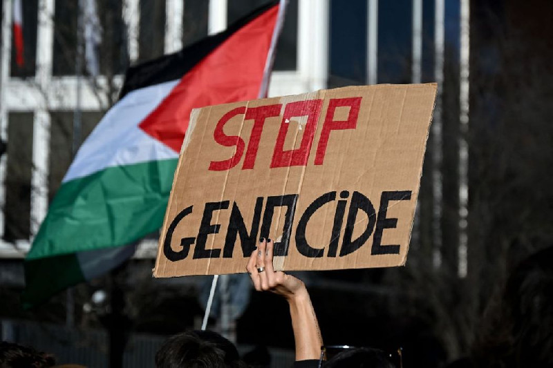 Protes Genosida di Gaza, Pilot AU AS Bakar Dirinya di Luar Kedutaan Israel
