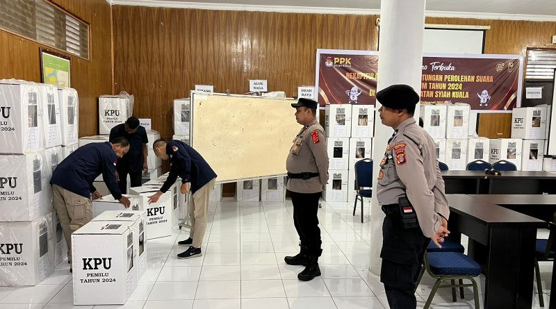 Wakapolresta Banda Aceh Cek Personel Pengamanan Kotak Suara di PPK