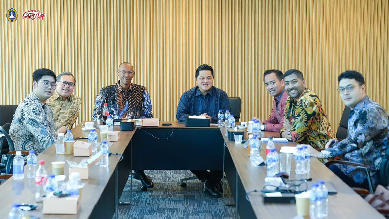 Terima FIFA Chief Member Associations Officer, Erick Thohir Paparkan Transformasi Sepak bola Indonesia