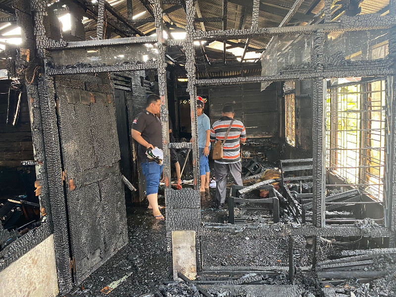 Ditinggal Pemiliknya Kerja, Satu Rumah Ludes Terbakar di Lhokseumawe