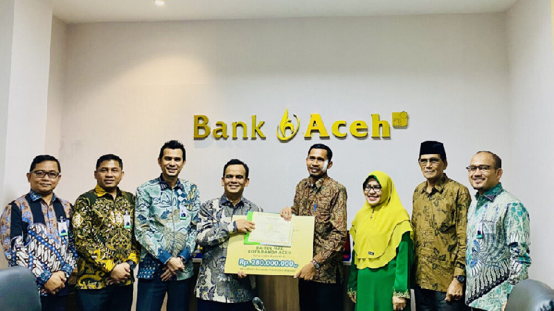 Bank Aceh Syariah Serahkan Zakat Penghasilan Karyawan ke BMK Banda Aceh Rp280 Juta
