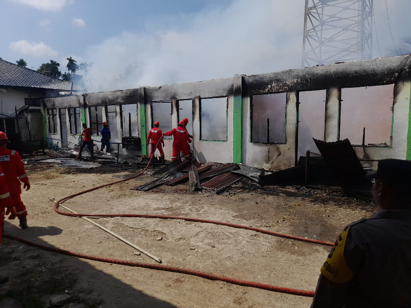 Diduga Korsleting Listrik, Dayah Abon Buni Terbakar di Aceh Utara