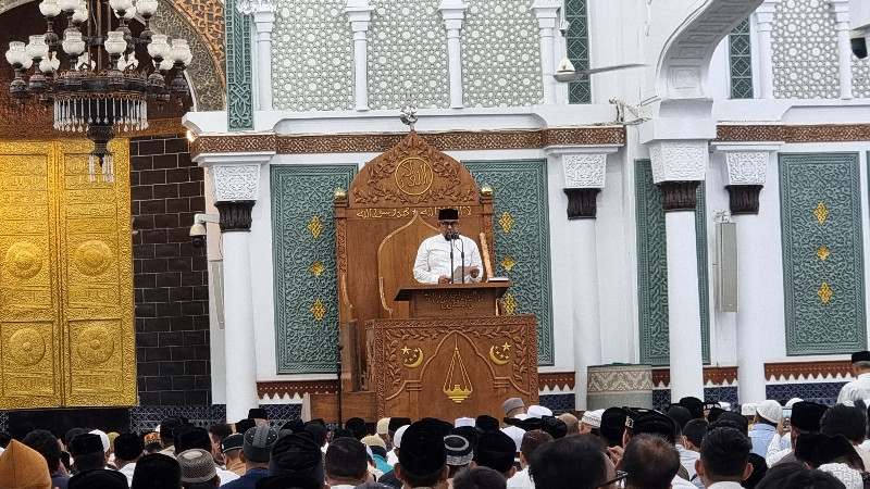Ceramah Ramadan, PJ Gubernur Aceh Bustami Ajak Masyarakat Bersatu Menebar Kedamaian