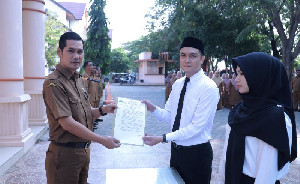 Kadispora Aceh Serahkan SK ke 135 Tenaga Kontrak
