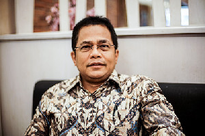 KPK Cekal Sekjen DPR Indra Iskandar Bepergian ke Luar Negeri
