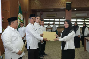 Alhamdulillah, Pemerintah Aceh Serahkan 14.716 SK Tenaga Kontrak