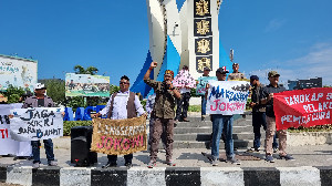 Kecewa Hasil Pemilu 2024, Puluhan Masyarakat Lakukan Aksi di Banda Aceh