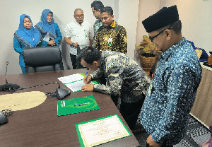 Bank Aceh Syariah Kembali Salurkan Zakat Penghasilan Karyawan Rp700 Juta ke BMA