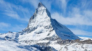 Lima Pemain Ski Ditemukan Tewas dan Satu Hilang di Pegunungan Alpen Swiss