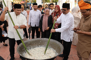 Pawai Mobil Hias dan Khanduri Peutamat Daroih Semarakkan Aceh Ramadhan Festival 2024