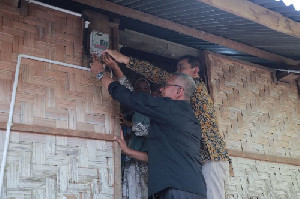 Warga Alue Gintong Aceh Besar Terima Sambungan Listrik Gratis Program Light Up The Dream