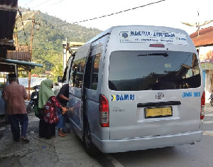 Minibus Angkutan Perintis Disambut Antusias Masyarakat Beutong Ateuh Banggalang