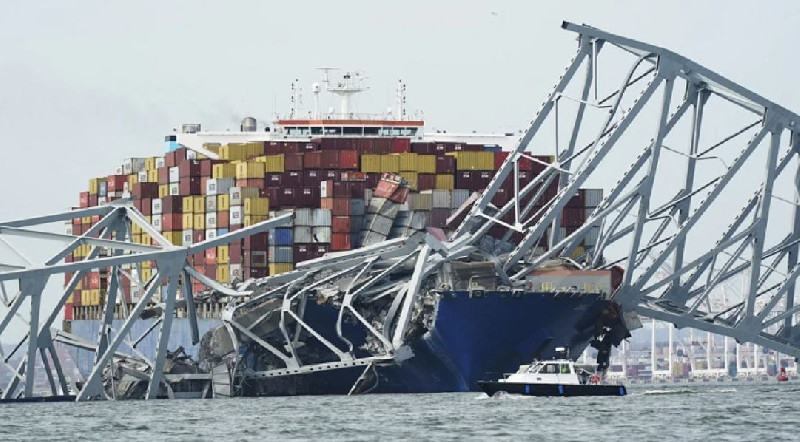 Kapal Kontainer Tabrak Jembatan di Baltimore, Enam Orang Diperkirakan Tewas