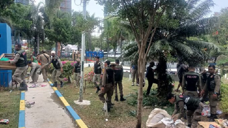 Satpol PP WH Banda Aceh Tertibkan Gepeng di Taman BTN Syariah