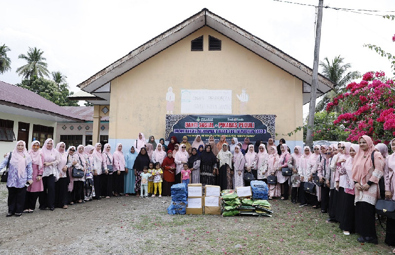 Jelang Ramadan, PIKABAS Bank Aceh Syariah Salurkan Paket Sembako