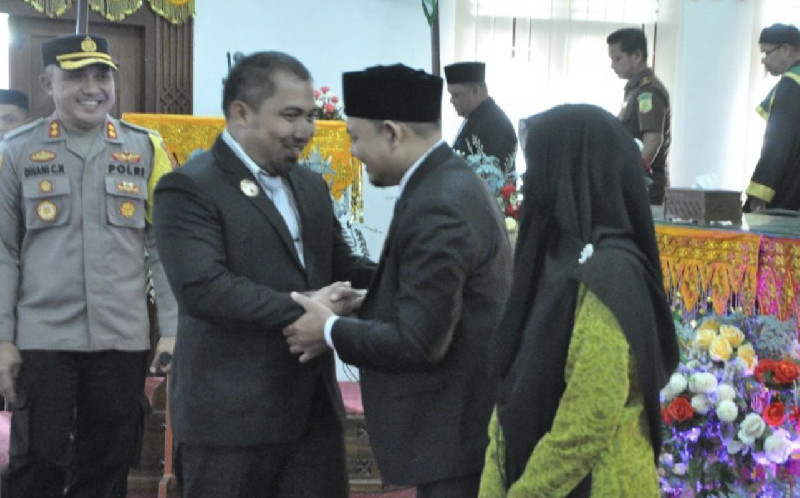 Pj Bupati Hadiri Paripurna Pelantikan Muliadi PAW Anggota DPRK Aceh Besar