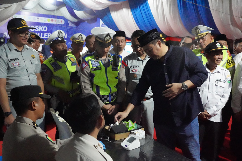 Kapolda Aceh bersama Pj Gubernur Cek Pos Pam Lebaran di Terminal Batoh