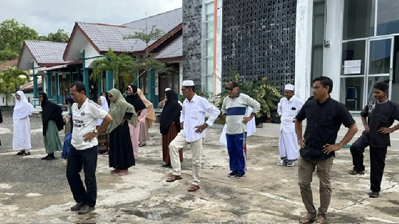 Jamaah Calon Haji Aceh Barat Dilatih Kesehatan Jasmani