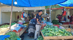 Jelang Lebaran, Harga Bahan Pokok di Pasar Al Mahirah Banda Aceh Stabil