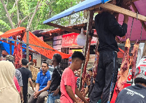 Pungli Sewa Lapak Meugang, Hasrat Camat Kota Juang dan Dugaan Pelanggaran Regulasi