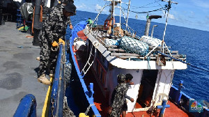 Sedang Menangkap Ikan Ilegal, KKP Amankan Kapal Asing Malaysia di Selat Malaka