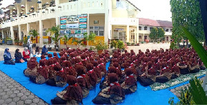 Ratusan Remaja Putri di SMPN 3 Banda Aceh Minum TTD Serentak