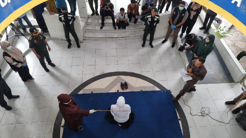 Empat Terpidana di Banda Aceh Dihukum 17 Kali Cambuk Akibat Ikhtilat